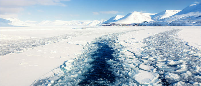 Durch das Eis von Longyearbyen - Spitzbergen