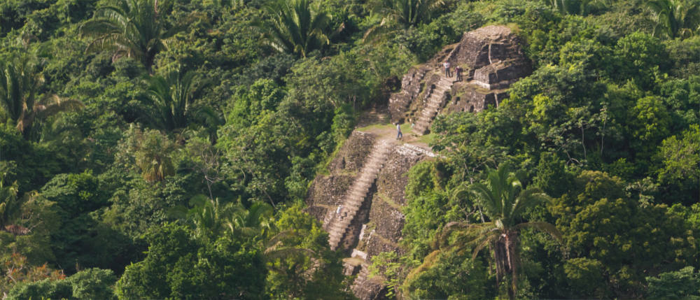 Im Dschungel von Belize - Maya-Tempel