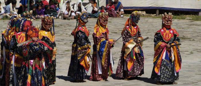 Religiöse Feste mit Masken-Tanz in Bhutan