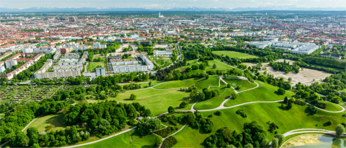 Blick vom Olympiapark über die Stadt