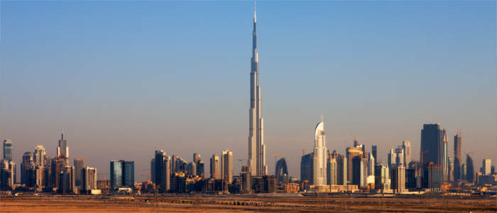 Die Skyline von Dubai mit dem Burj Khalifa
