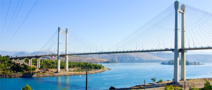 Brücke von Khalkida zwischen Euböa und Festland
