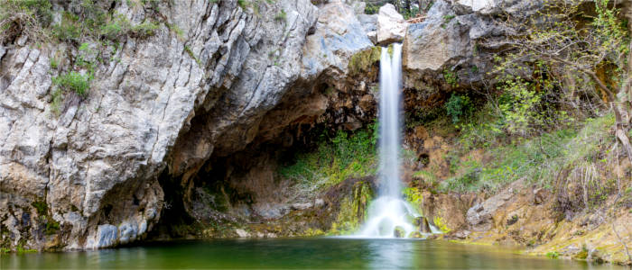 Wasserfall nahe dem Dorf Drymonas