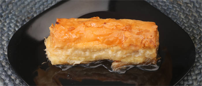 Spezialität aus Thessaloniki - Bougatsa