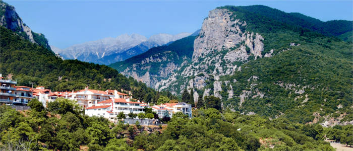 Dorf in den Bergen des Olymp