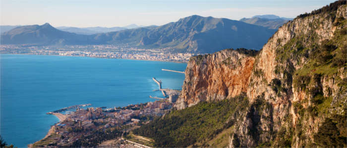 Blick auf Palermo vom nahegelegenen Berg