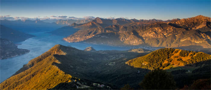 Bergpanorama des Comer Sees