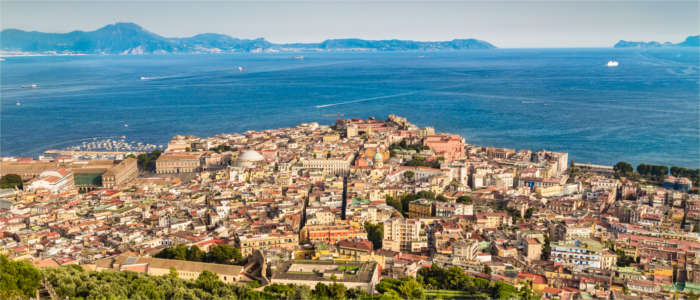 Meeresbucht bei Neapel