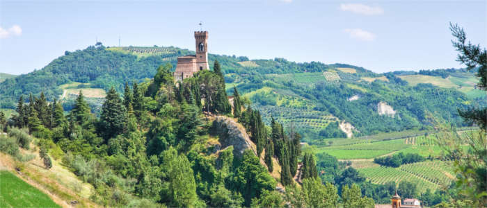 Landschaft von Emilia-Romagna mit regionaler Architektur