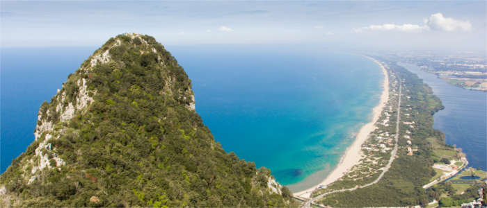 Berühmter Berg am Mittelmeer