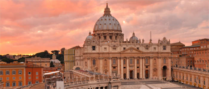 Dom und berühmter Platz des Vatikans
