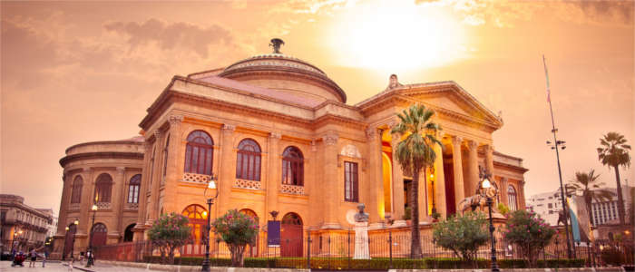 Berühmte Oper in Palermo