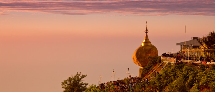 Goldener Felsen in Myanmar