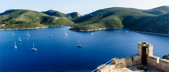 Sicht vom Castillo auf Cabrera nach Mallorca