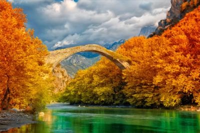 Steinbrücke im Epirus