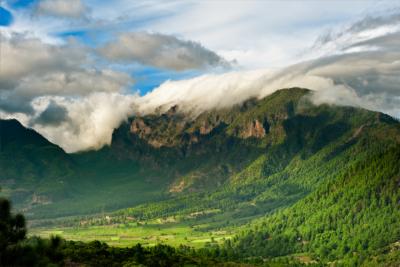 Berge und Wolkenwand auf La Palma