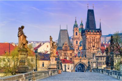 Berühmte Brücke in Prag