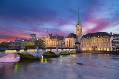 Zürich mit Blick auf die Kirche Fraumünster