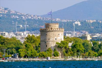 Der Weiße Turm von Thessaloniki an der Uferpromenade